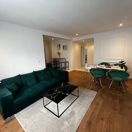 105 Quadratmeter Apartment, Parkplatz, Kinderfreundlich, 6 Personen, Wifi, Vollausgestattete Kueche, Crimmitschau Kültér fotó