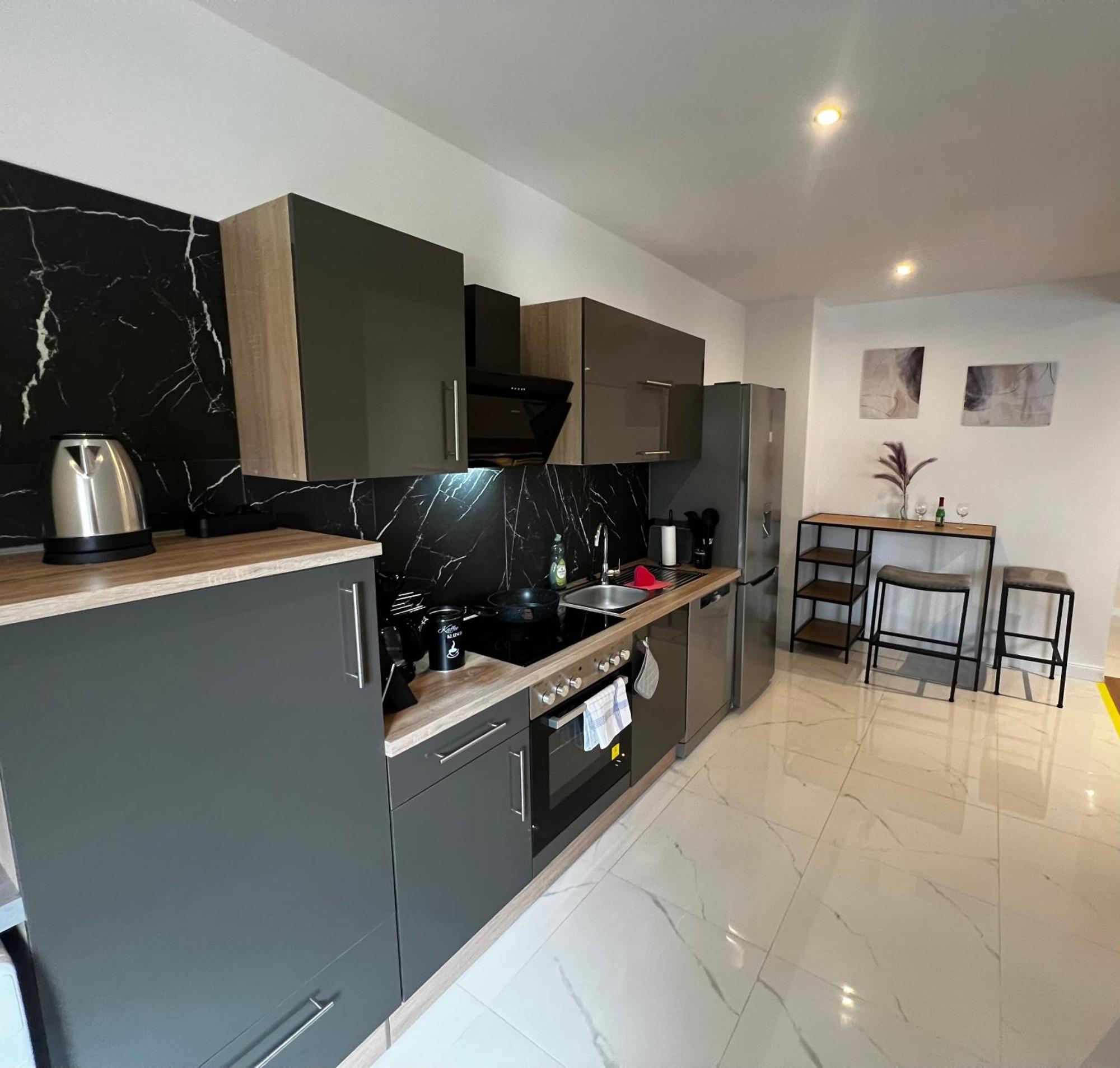 105 Quadratmeter Apartment, Parkplatz, Kinderfreundlich, 6 Personen, Wifi, Vollausgestattete Kueche, Crimmitschau Kültér fotó