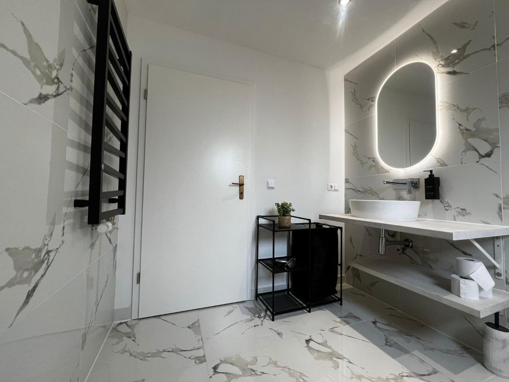 105 Quadratmeter Apartment, Parkplatz, Kinderfreundlich, 6 Personen, Wifi, Vollausgestattete Kueche, Crimmitschau Kültér fotó